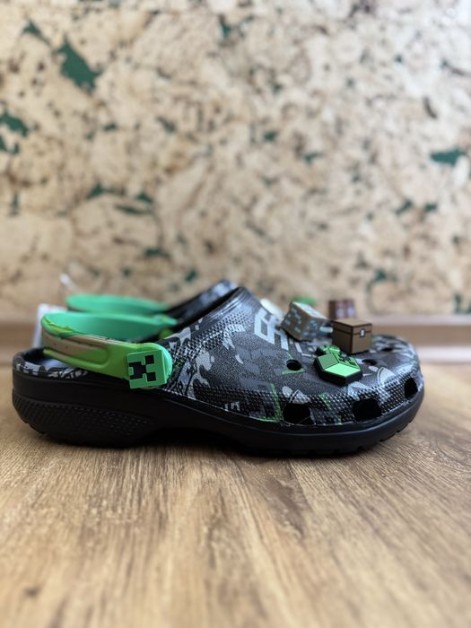 Crocs x Minecraft шлепки