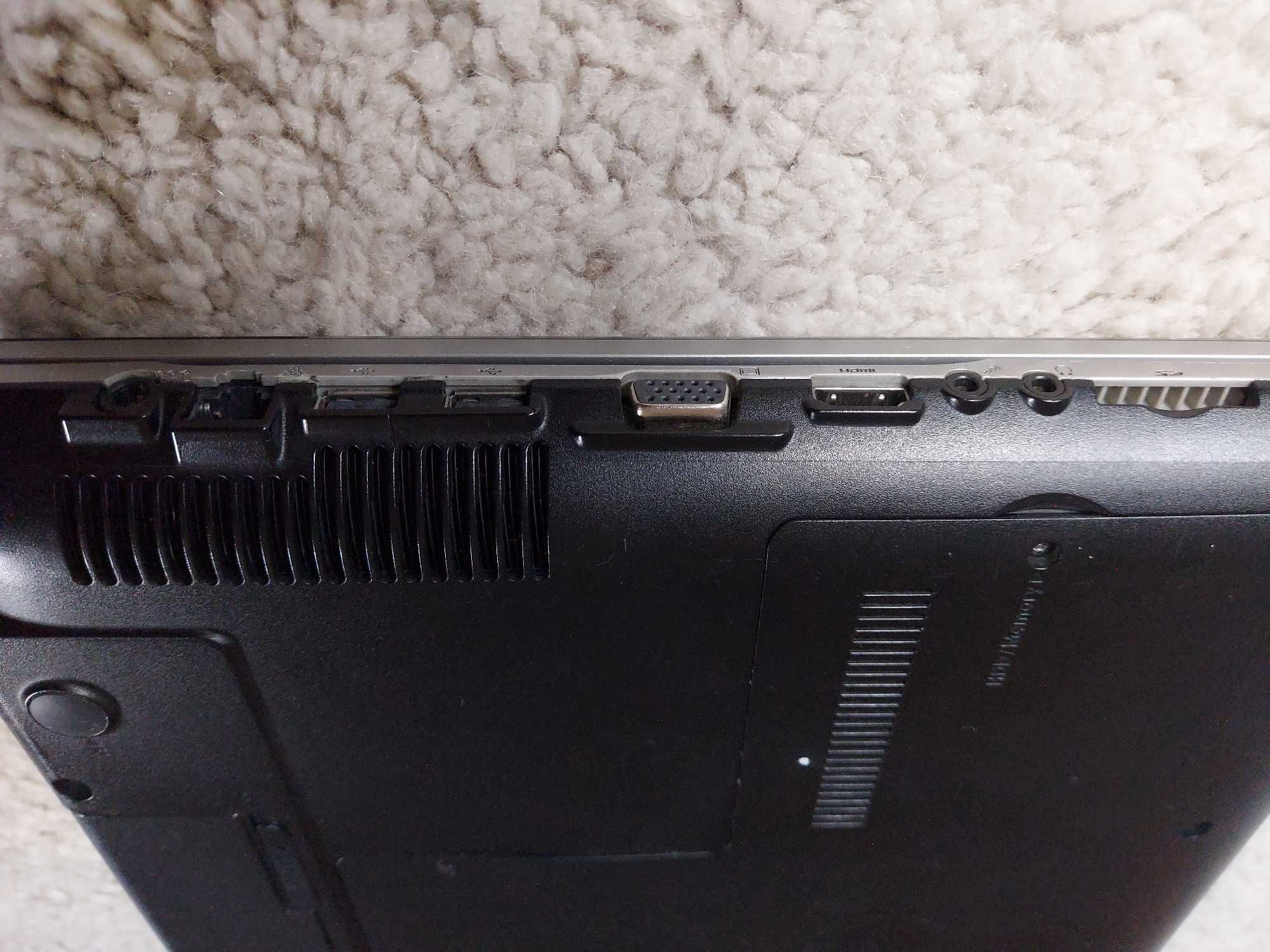 Laptop Samsung NP-RV720-S03 17.3" Core i5-2410M GeForce GT 520M