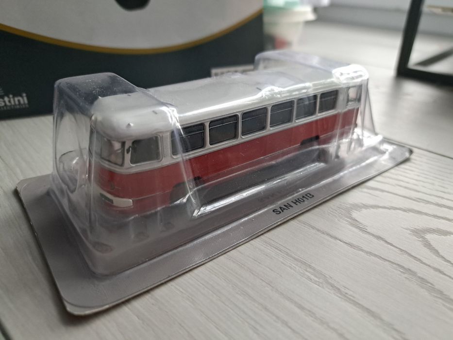 San h01 b kultowe autobusy samochody prl auta deagostini  1:72