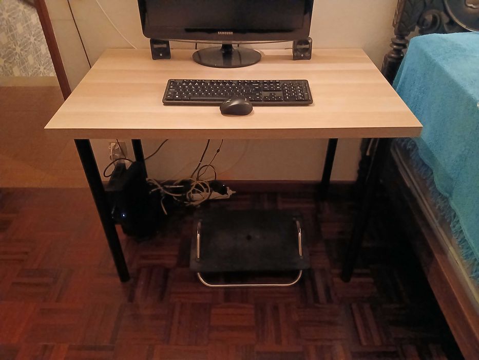 Secretária para computador em carvalho