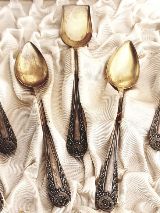 Maravilhoso conjunto de colheres de café Arte Nova em prata portuguesa