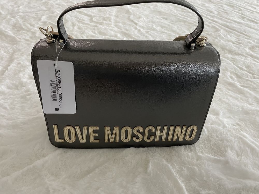 Mala Nova da Moschino