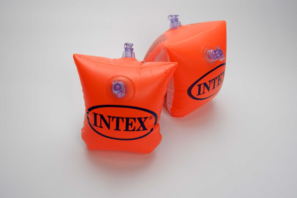 Надувные нарукавники детские 3-6 лет 18-30 INTEX круг жилет оранжевые