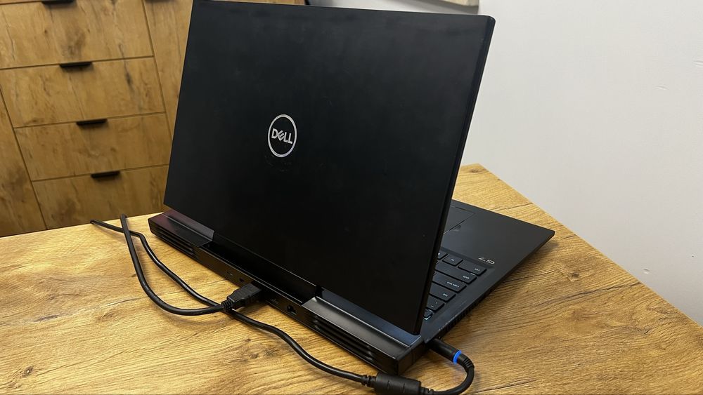 Laptop Dell G7 seria 7700 17,3” i7 / 32GB / RTX 2070 SUPER / 2x1TB SSD
