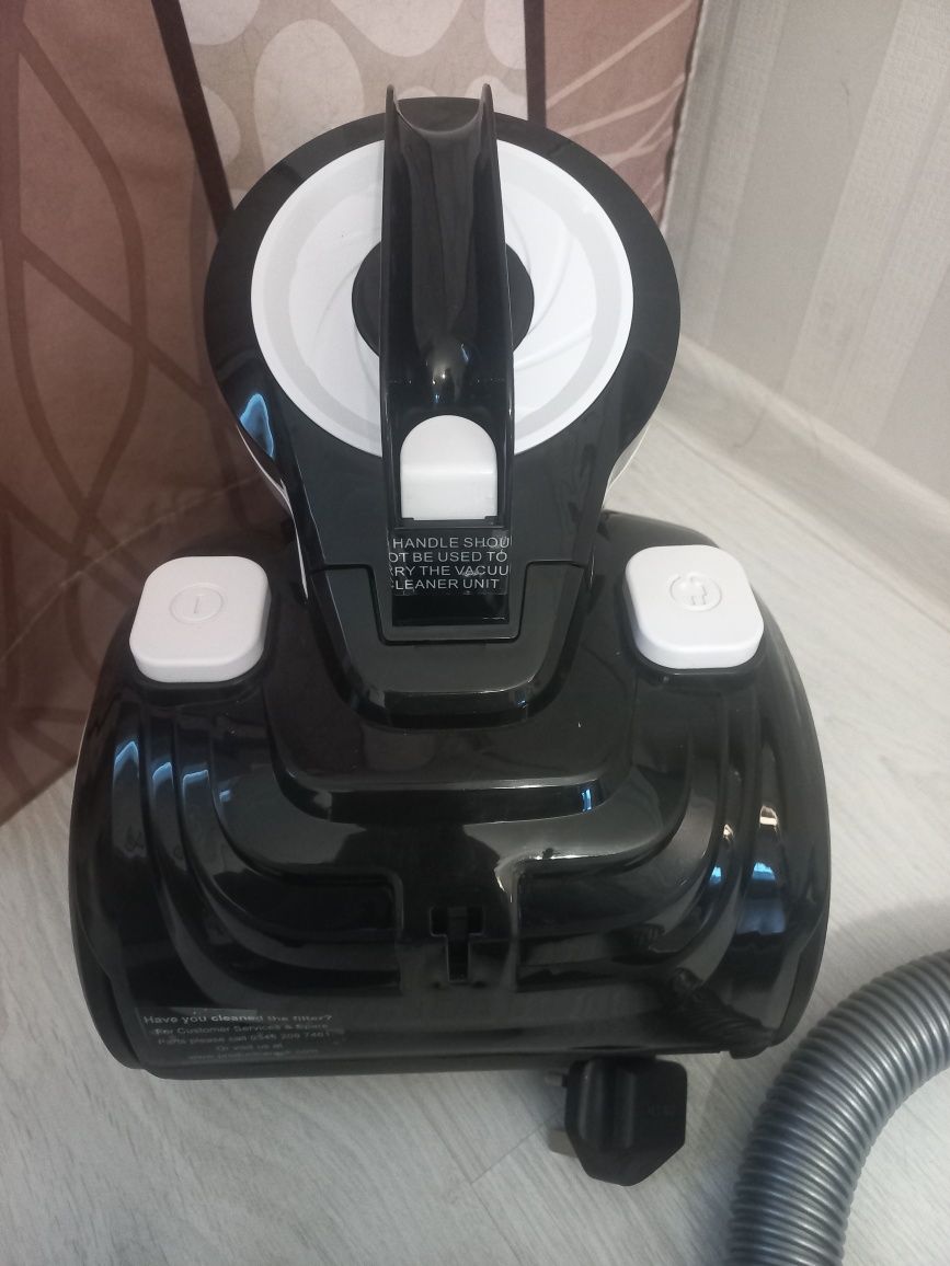 Пылесос циклон Russell Hobbs