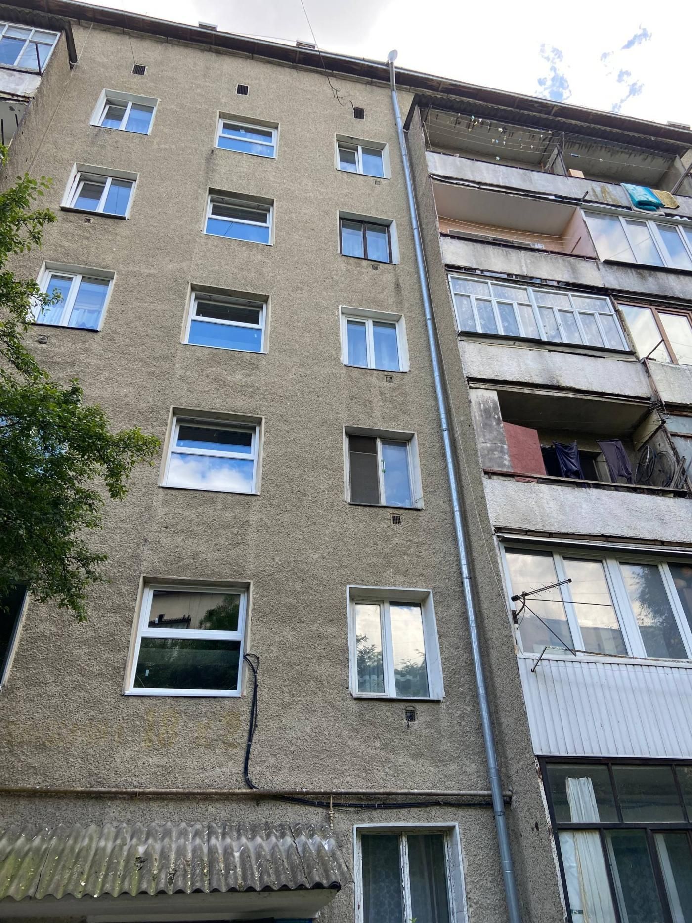 Однокімнатна квартира /Довженка