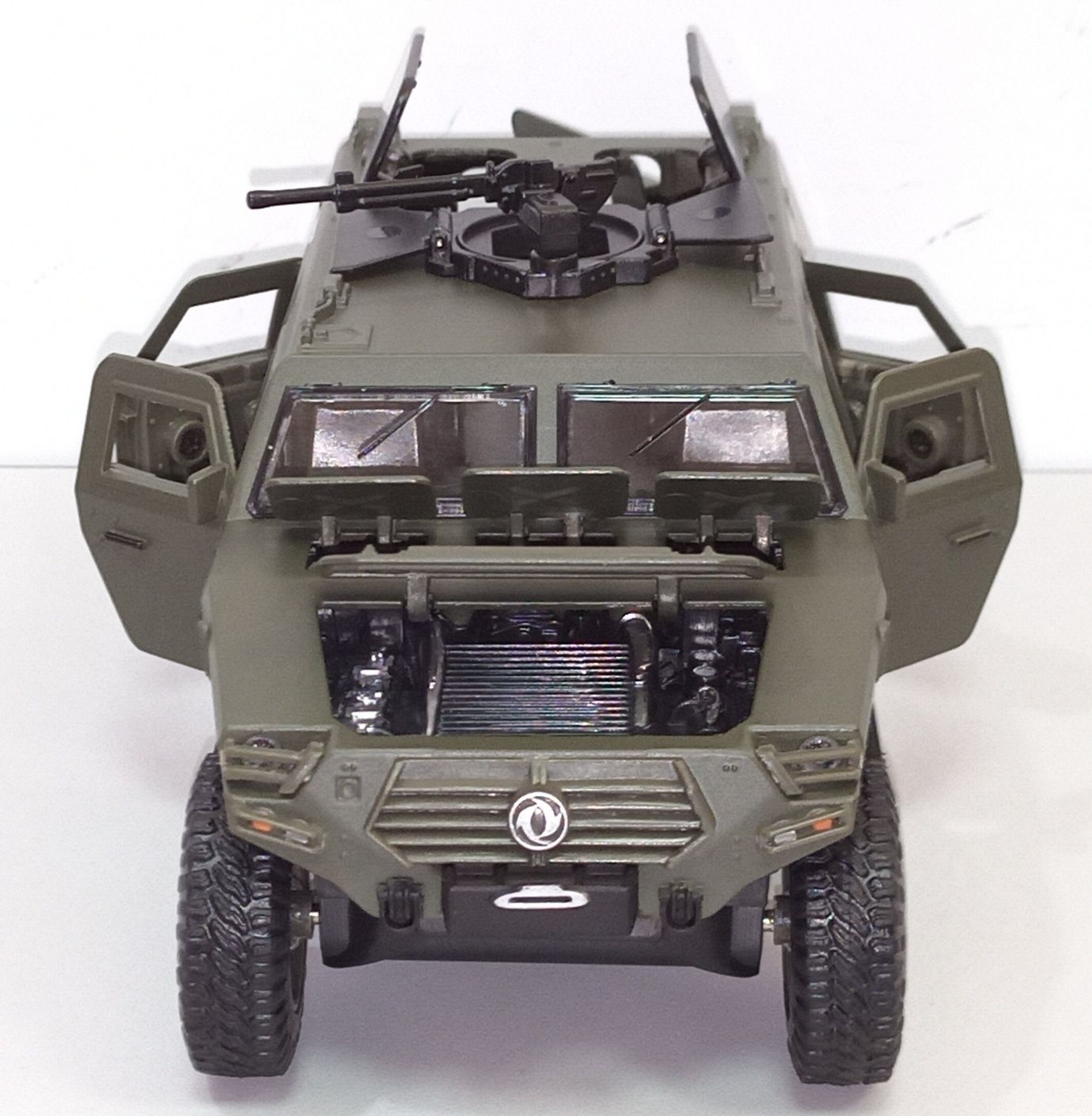 Бронемашина DONGFENG Warrior модель 1:28 ТМ Автосвіт Металл свет звук