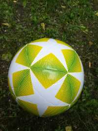 Мяч футбольный,3-х слойный,400 грамм ,5 дюймов.Для асфальта.