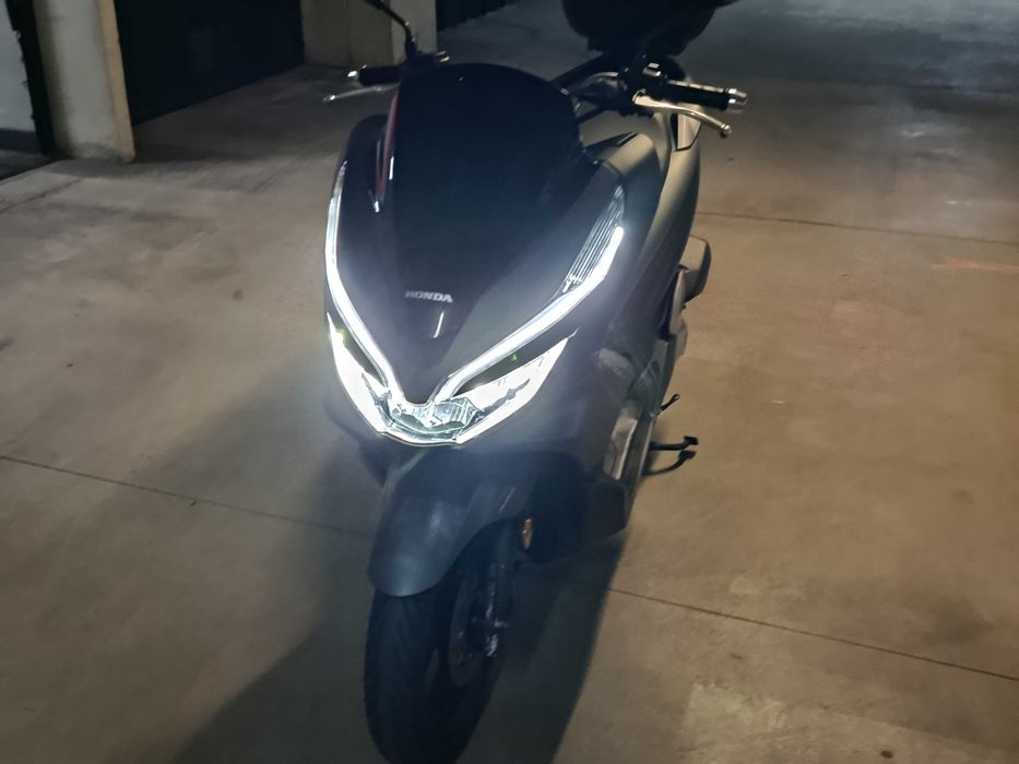 Honda PCX em ótimo estado