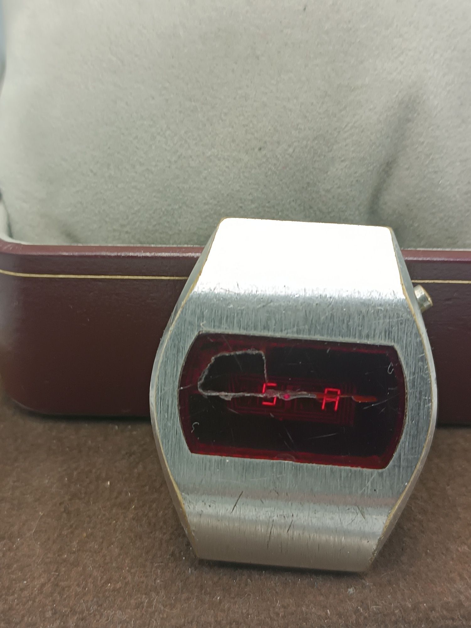 Zegarek elektronik LCD