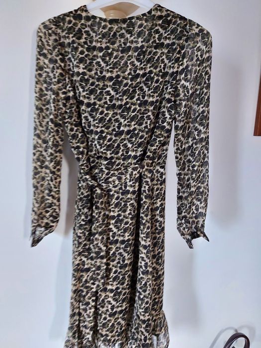 Vestido preto e caqui