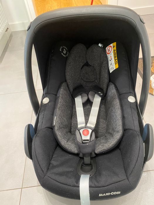 MAXI COSI PEBBLE PRO i-Size z bazą Familyfix 3
