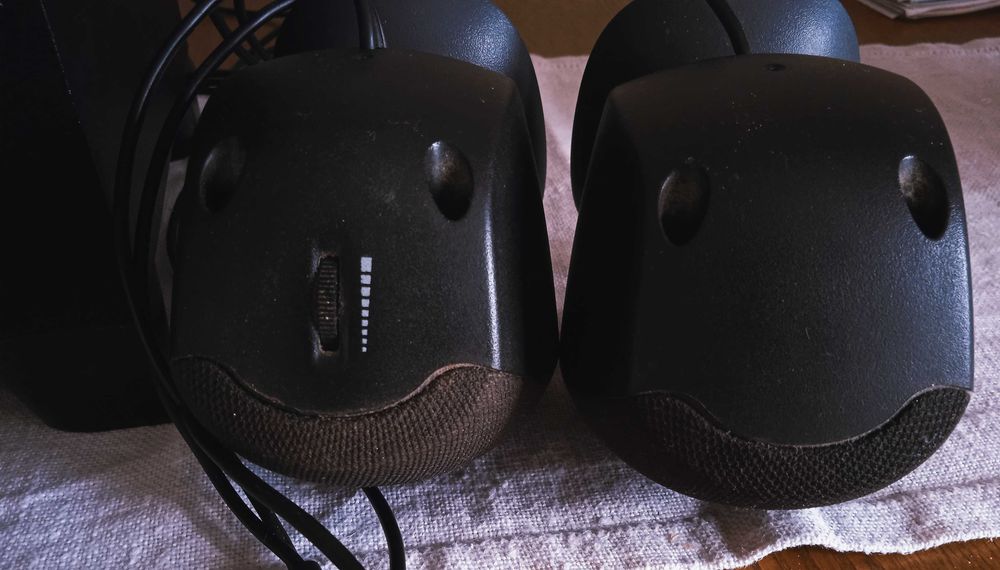 Amplicador e Colunas da Marca Logitech (Negociável)
