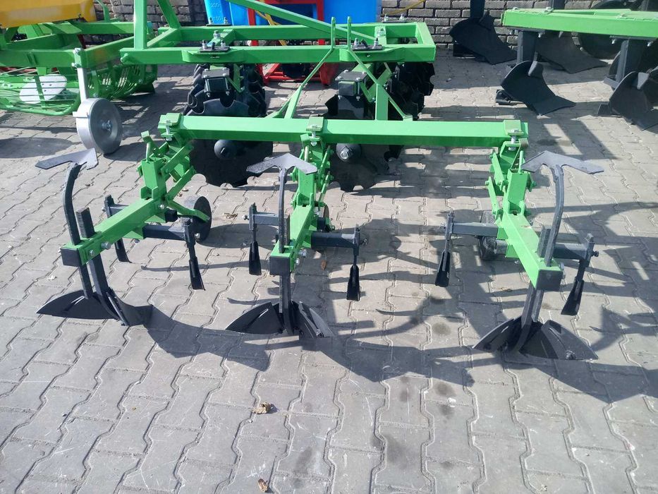 Культиватор міжрядний междурядный окучник 3 секції Bomet