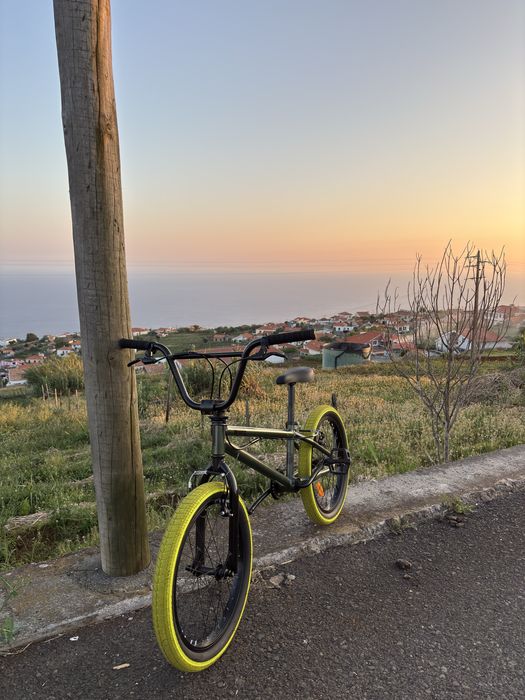 Bicicleta BMX WIPE 500 20' BTWIN