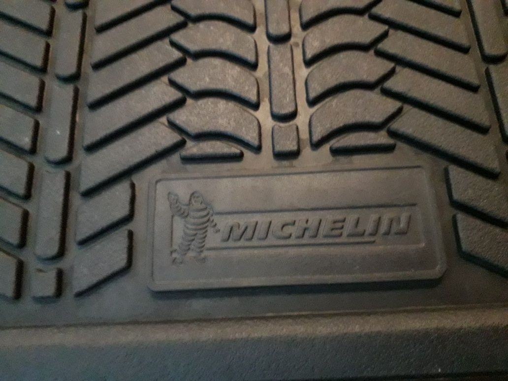 Tapetes plásticos Michelin