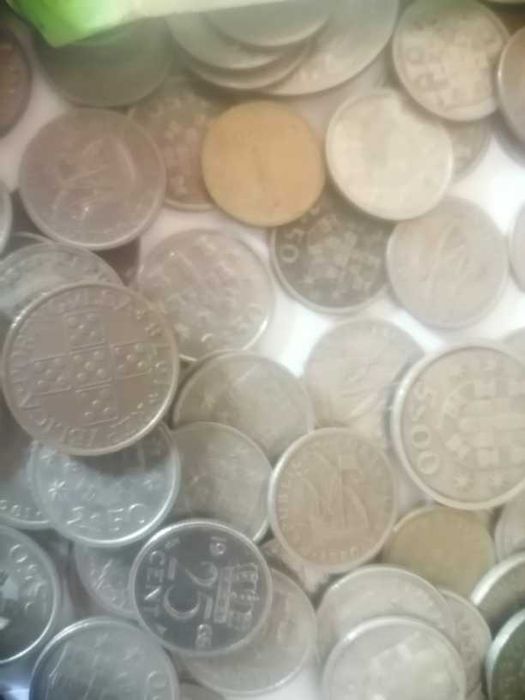 varias moedas portuguesas