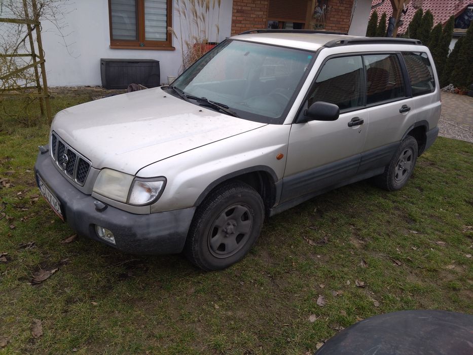 Subaru Forester SF na chodzie  części