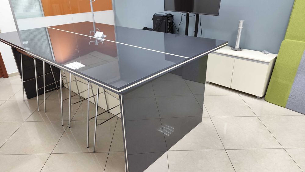 Стіл для переговорів