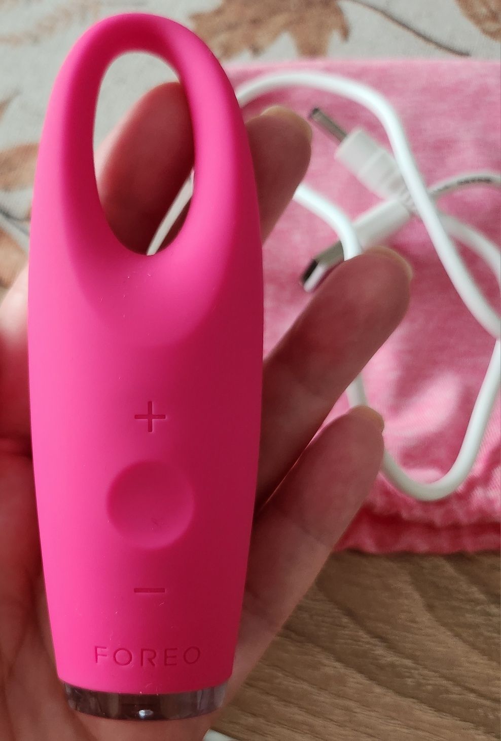 Foreo Iris Eye Massager urządzenie do masażu okolic oczu