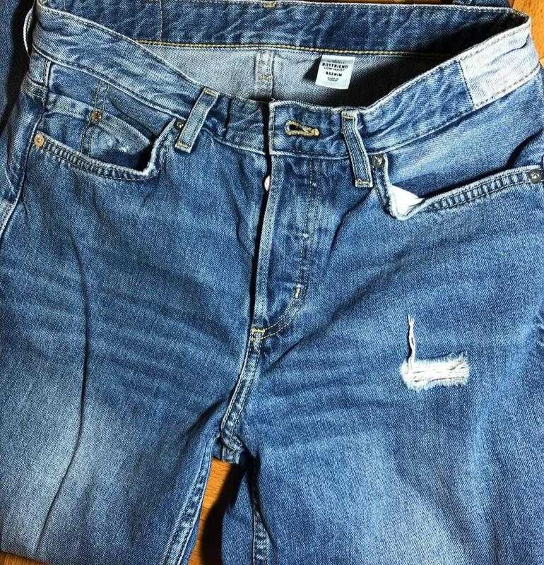 Рваные джинсы бойфренды очень красивого синего цвета