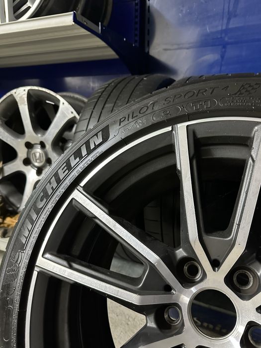 Michelin Pilot Sport 4 235/45r18 Склад Шин Умань