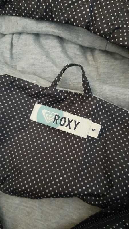 Czarna kurtka przeciwdeszczowa Roxy rozmiar S