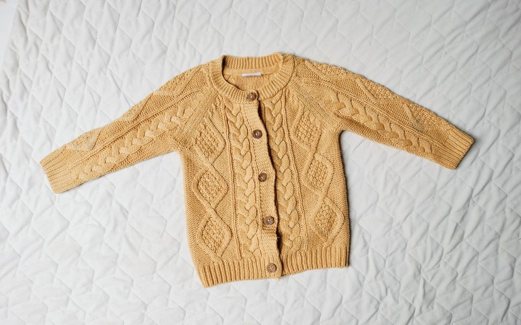 Musztardowy sweter dla dziecka Unisex 92