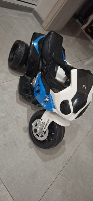 Skuter na akumulator BMW