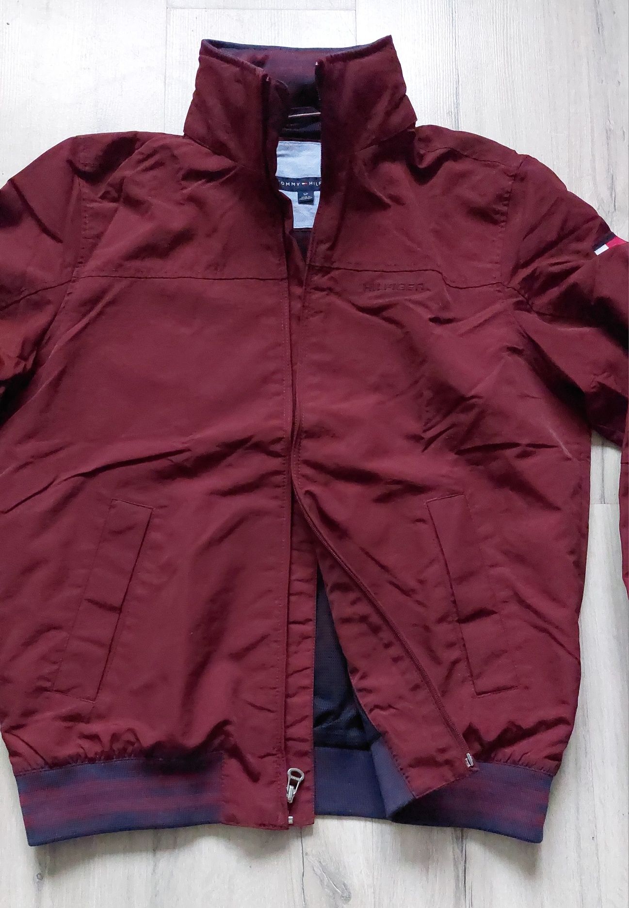 Tommy Hilfiger nowa kurtka męska lekka z kapturem przeciwdeszczowa r.