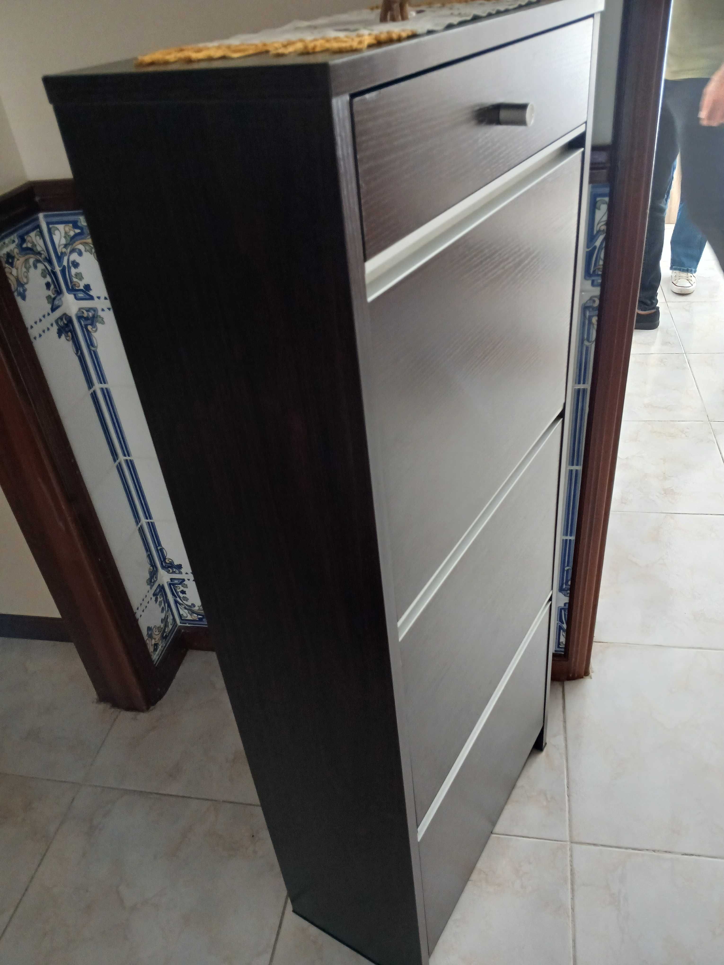 Sapateira com 3 gavetas