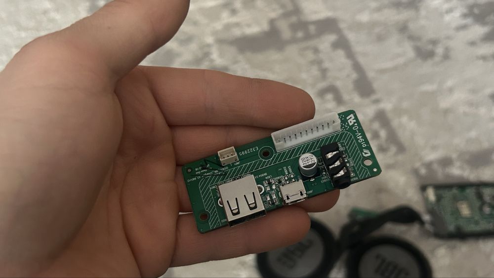 Запчасти от колонки JBL Charge 3 оригинал