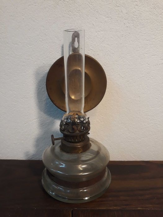 Lampa naftowa mała ścienna CKZ Carl Kneusel, Zeulenroda, Niemcy