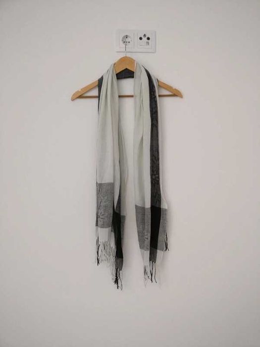 Écharpe com franjas