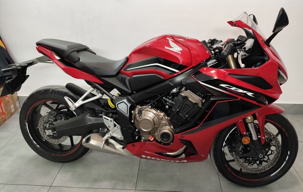 Honda CBR 650 R  95KM