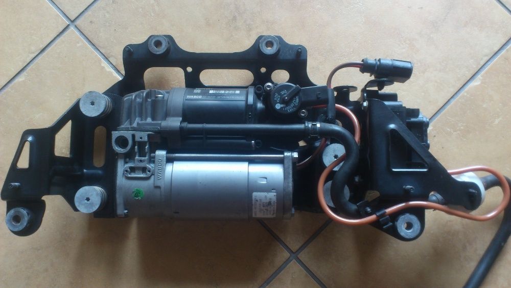 kompresor zawieszenia Audi A8 D3 4E0 A6 C5 C6 C7 Q7 vw touareg allroad
