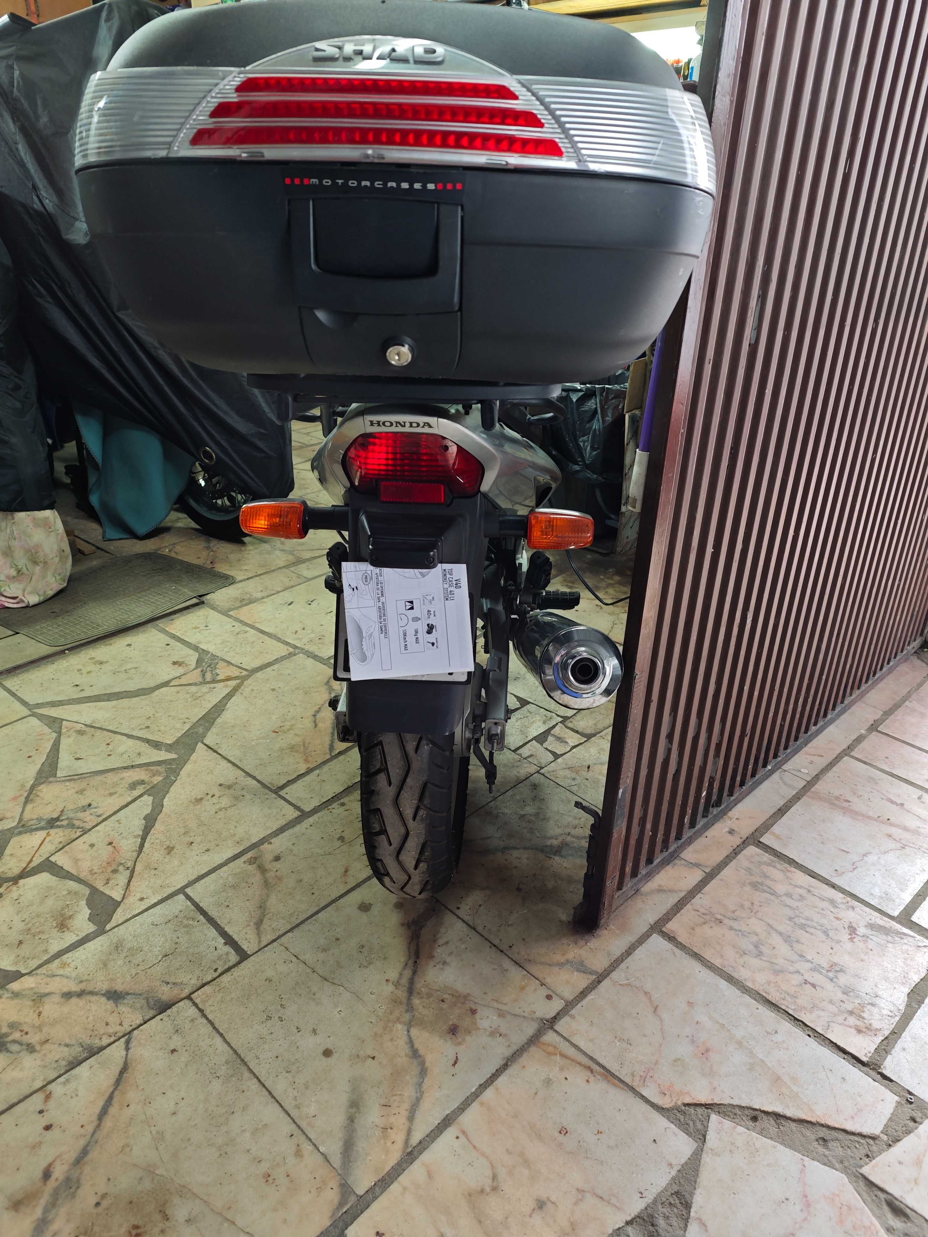 Honda CBF 250cc de Dezembro de 2005 em muito bom estado