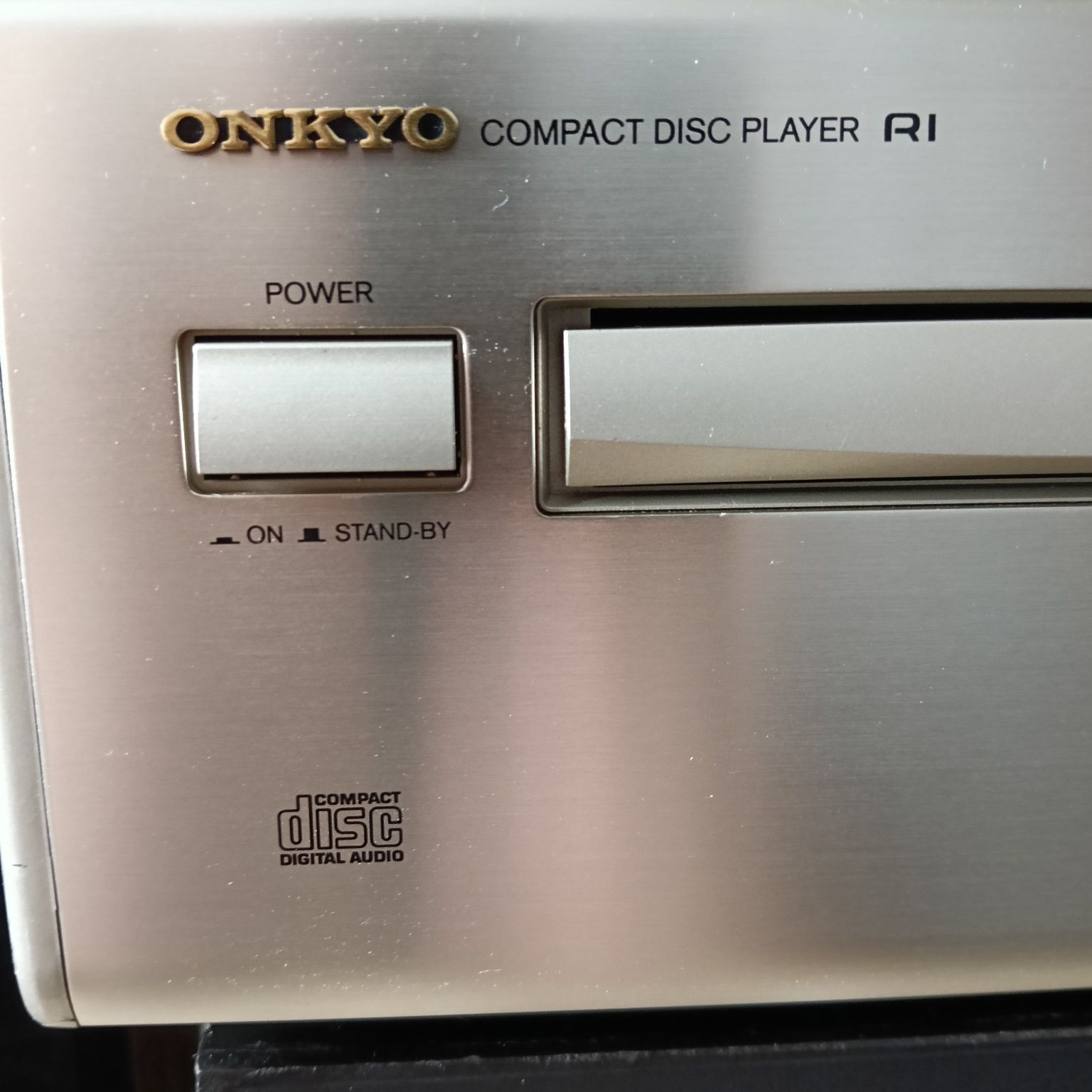 Odtwarzacz CD Onkyo