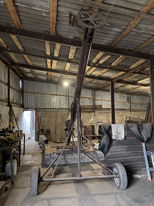 Шнековий навантажувачь ( протруйник)