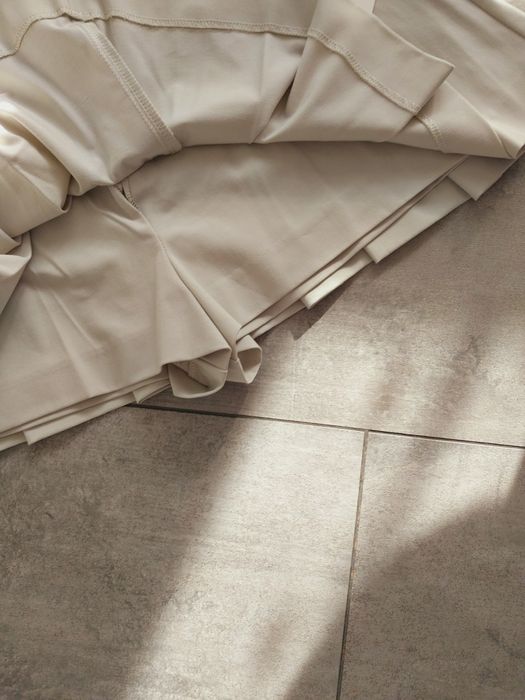 Nowe spodnico spodenki zara plisowane 36S