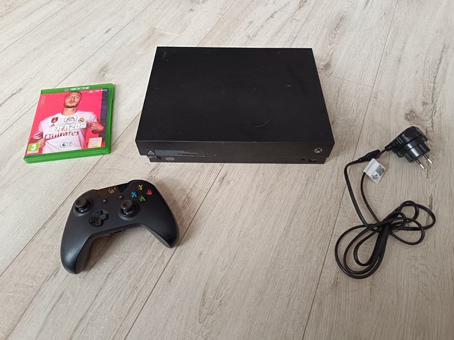 Konsola Xbox One X 1tb pad bezprzewodowy gra Microsoft