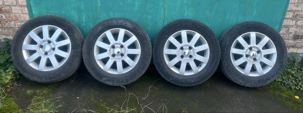 Литі диски Форд R15-4*108 з зимовоюгумою 195/65