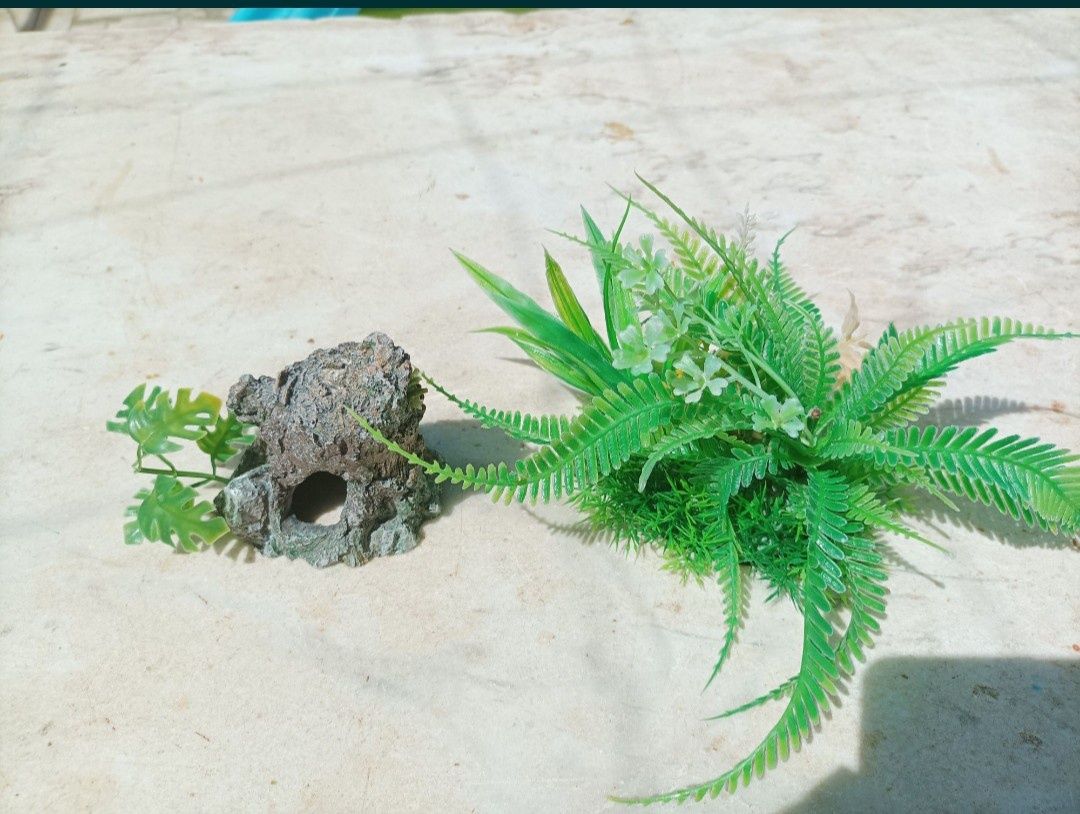 Pedra e Planta Falsas para Aquário