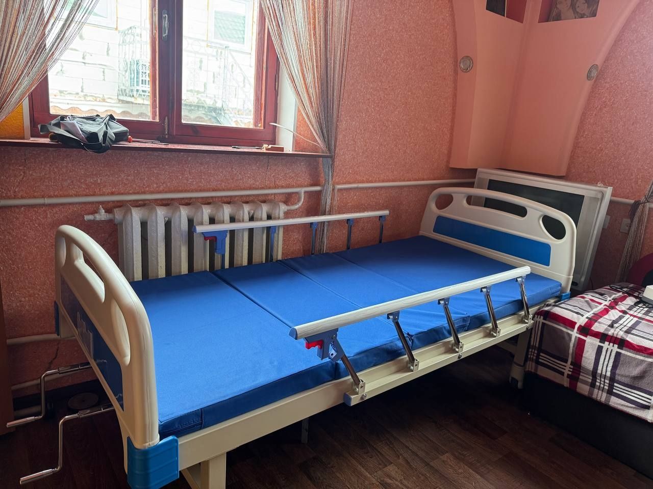 Ліжко для лежачих людей