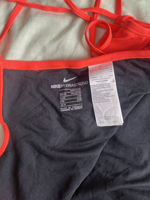 купальник Nike яскравий, суцільний