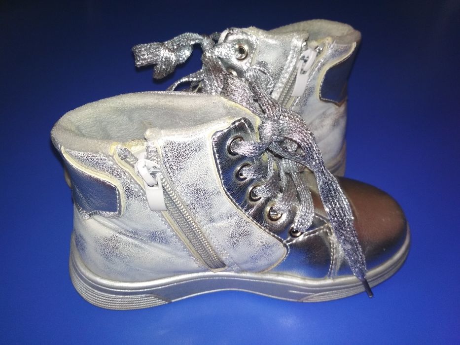 Красивые ботинки для девочки