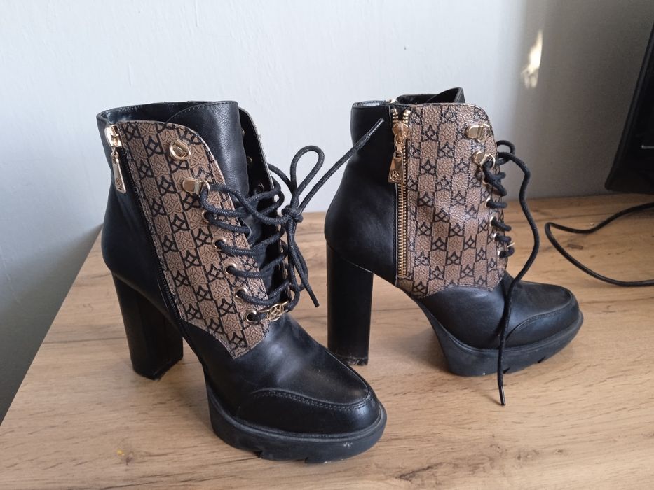 Kazar buty z minimalnymi śladami użytkowania