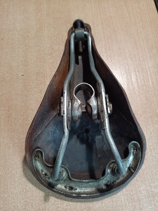 Продам сидушку на велосипед кожаная