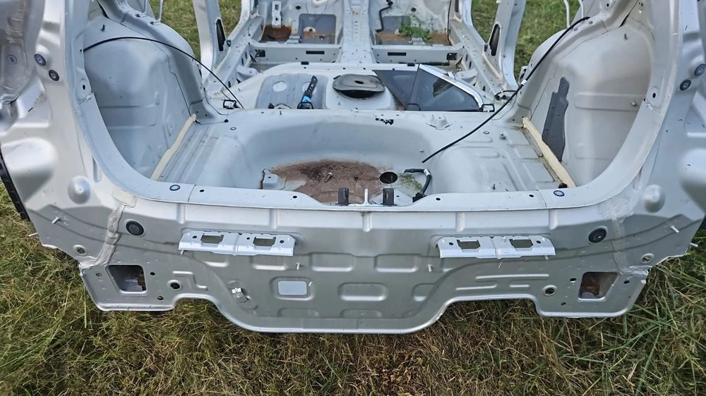 HYUNDAI BAYON pas tylny podłoga