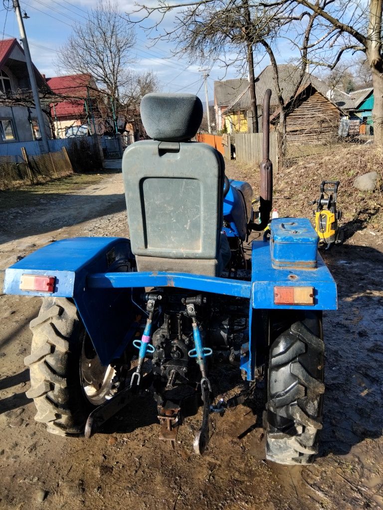 Донгфен 244 з гідропідсилювачем руля.